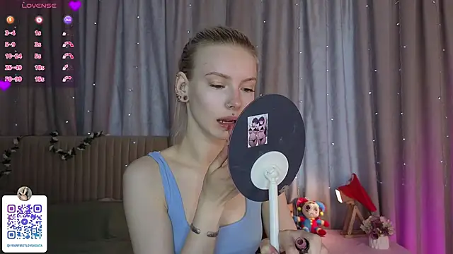 Snapshot of Sunshine_agata chatting on June 22, 4:53 am Sunshine agata online show from June 22, 4:53 am