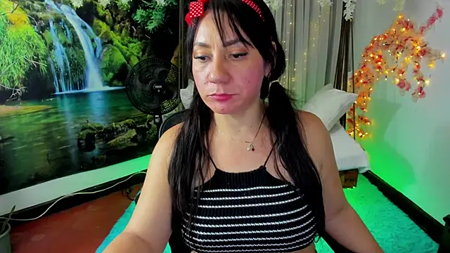 Snapshot of madys_hot chatting on October 28, 6:06 am madys hot online show from October 28, 6:06 am