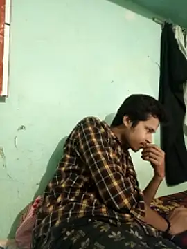 maxmishra18 online show from October 24, 3:47 am