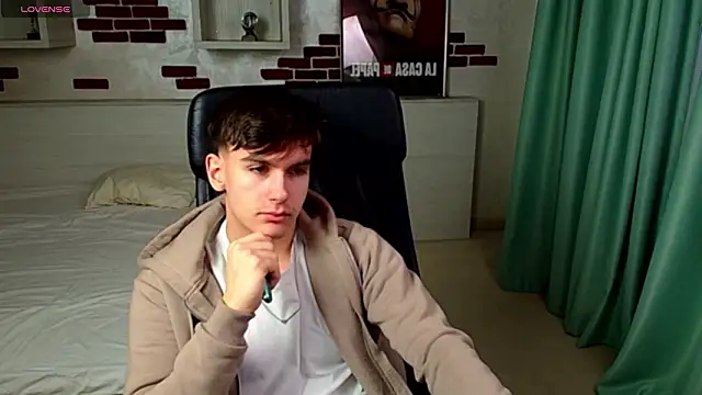 BradyFlint online show from February 28, 5:08 am