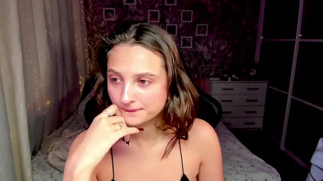 Snapshot of mishel_amurr chatting on October 27, 1:09 am mishel amurr online show from October 27, 1:09 am