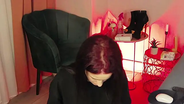 Snapshot of IzieCarter chatting on February 7, 6:06 am IzieCarter online show from February 7, 6:06 am