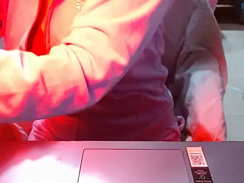 Snapshot of sonali_hotty chatting on December 18, 5:57 am sonali hotty online show from December 18, 5:57 am