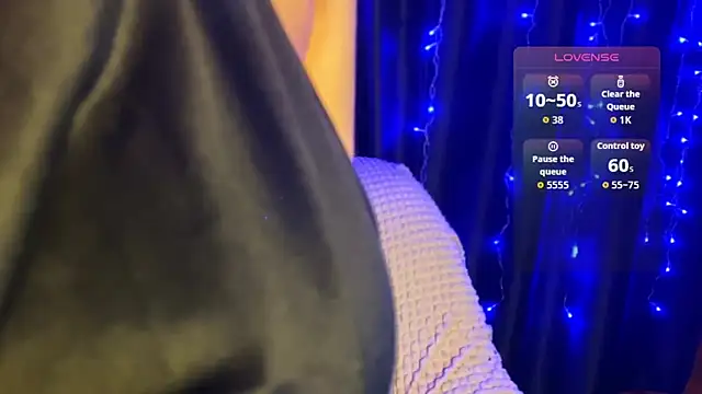 Snapshot of Veksal1a chatting on May 20, 8:48 pm Veksal1a online show from May 20, 8:48 pm
