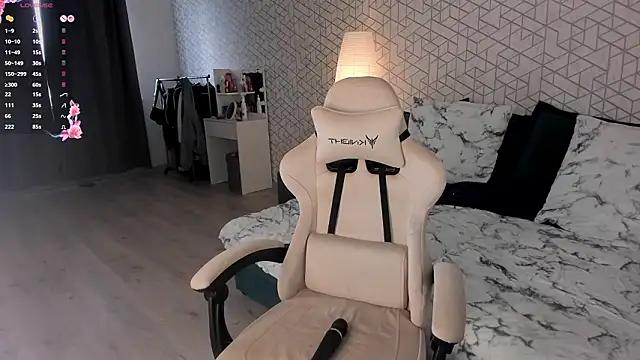 NayaValen online show from March 30, 3:40 am