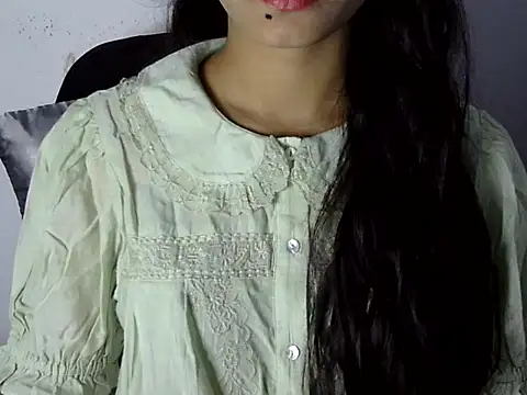Shezi N online show from August 4, 5:37 pm