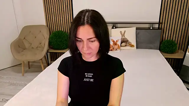 DitaNoir online show from July 14, 9:36 am