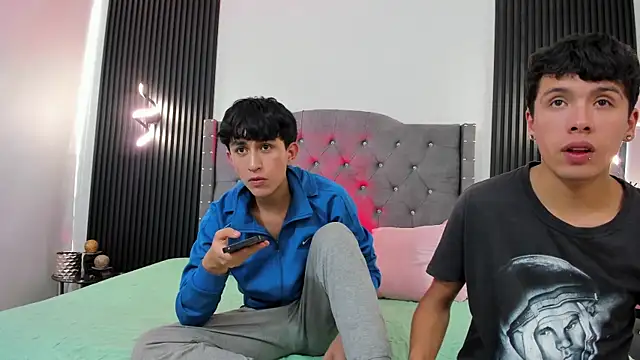 hoot booys  online show from October 27, 3:38 pm