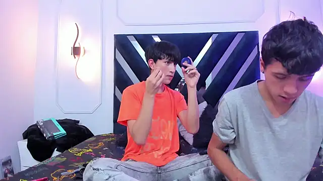 hoot booys  online show from November 17, 7:52 pm