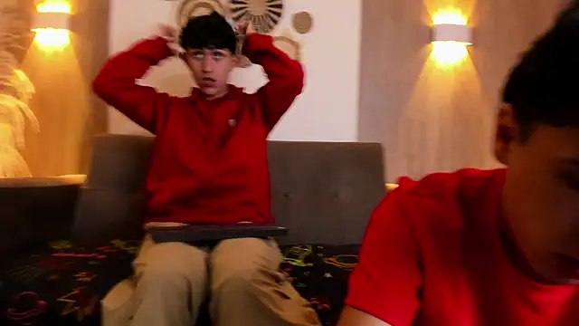 Snapshot of hoot_booys_ chatting on January 6, 9:07 pm hoot booys online show from January 6, 9:07 pm