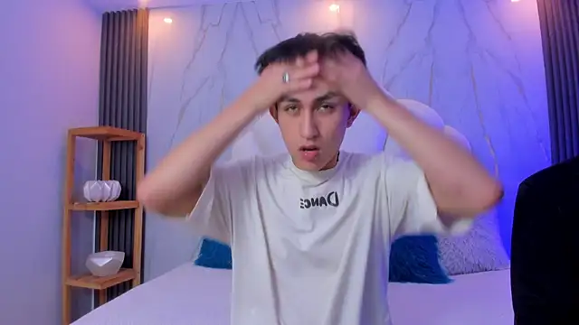 Snapshot of hoot_booys_ chatting on January 16, 7:29 pm hoot booys online show from January 16, 7:29 pm