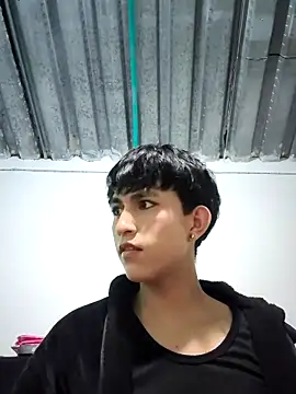 Snapshot of hoot_booys_ chatting on January 19, 12:36 am hoot booys online show from January 19, 12:36 am