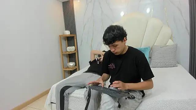 Snapshot of hoot_booys_ chatting on January 31, 7:56 pm hoot booys online show from January 31, 7:56 pm