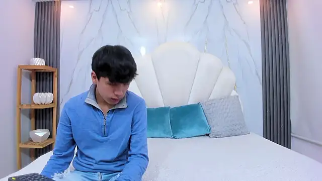 Snapshot of hoot_booys_ chatting on February 2, 8:07 pm hoot booys online show from February 2, 8:07 pm