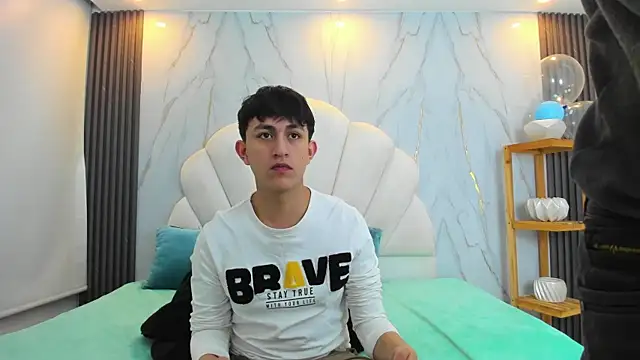 Snapshot of hoot_booys_ chatting on March 2, 9:10 pm hoot booys online show from March 2, 9:10 pm