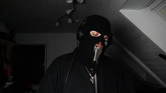 Symph0ny 0f Gh0sts online show from February 13, 9:11 pm