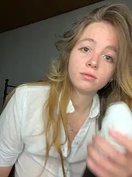 Rhyumii online show from July 27, 8:38 pm