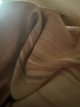 kinkysarahx online show from November 28, 8:17 am