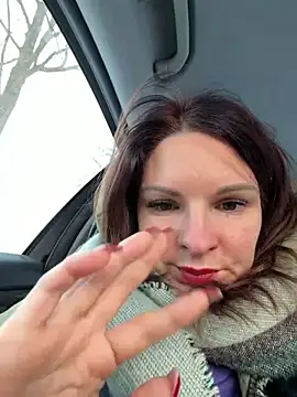 kinkysarahx online show from January 6, 11:14 am