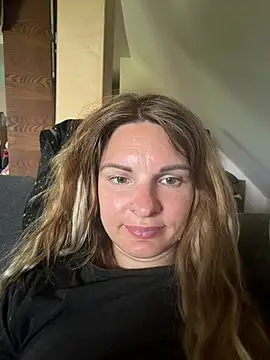 Snapshot of kinkysarahx chatting on June 21, 10:18 am kinkysarahx online show from June 21, 10:18 am