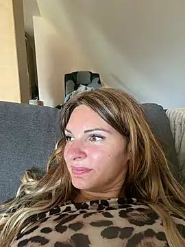 Snapshot of kinkysarahx chatting on July 12, 9:44 am kinkysarahx online show from July 12, 9:44 am
