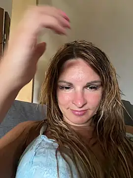 Snapshot of kinkysarahx chatting on July 23, 11:08 am kinkysarahx online show from July 23, 11:08 am