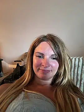 Snapshot of kinkysarahx chatting on July 26, 3:08 pm kinkysarahx online show from July 26, 3:08 pm
