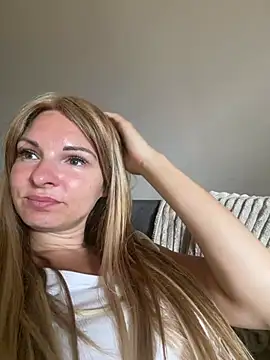 Snapshot of kinkysarahx chatting on July 28, 8:54 am kinkysarahx online show from July 28, 8:54 am