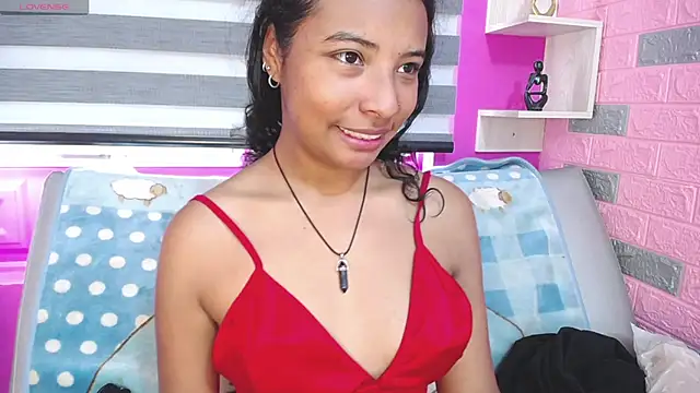 Snapshot of Zoe_Rider chatting on December 1, 12:43 pm Zoe Rider online show from December 1, 12:43 pm