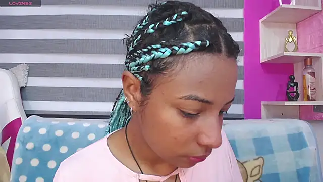 Snapshot of Zoe_Rider chatting on December 14, 12:21 pm Zoe Rider online show from December 14, 12:21 pm