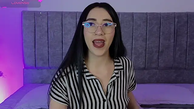 GabbieHill online show from November 3, 8:10 pm