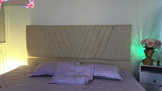 GabbieHill online show from December 16, 8:36 pm