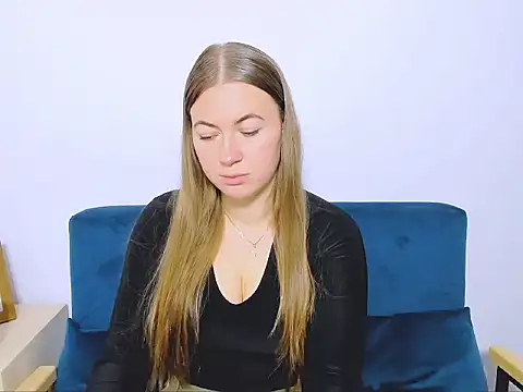 LeaNaughty online show from November 18, 2:43 pm