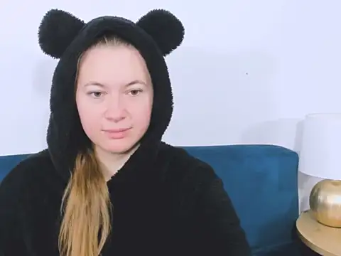 LeaNaughty online show from December 15, 7:45 am