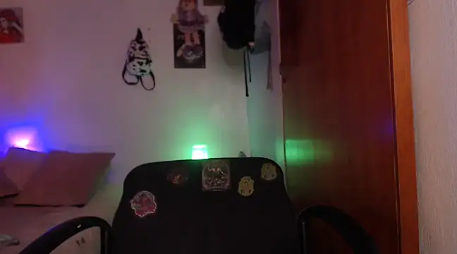 Snapshot of Violetafetish-dirty chatting on December 22, 3:33 am Violetafetish-dirty online show from December 22, 3:33 am