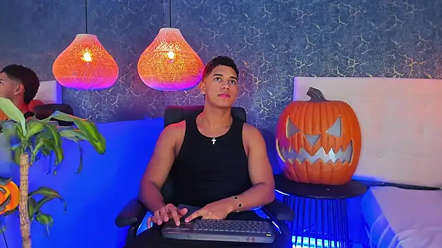 Zayne cross online show from October 20, 5:08 am