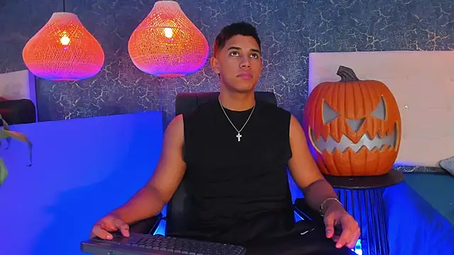 Zayne cross online show from October 22, 5:41 am