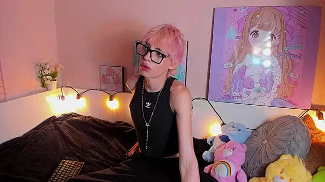 Strawberry Kitty  online show from October 29, 1:46 pm