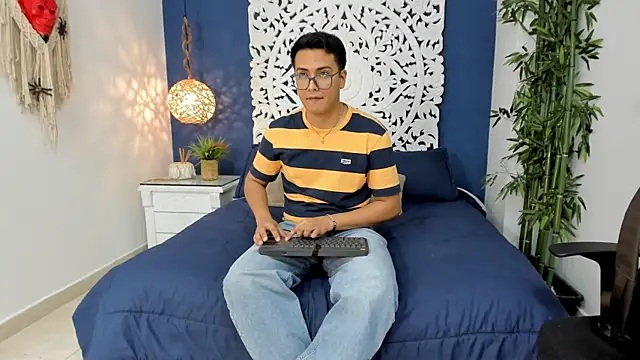 JohnBelRose online show from October 25, 7:41 pm