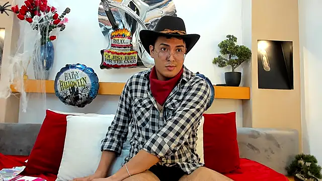 JohnBelRose online show from October 29, 7:59 pm