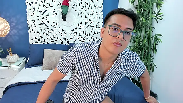 JohnBelRose online show from November 17, 7:41 pm