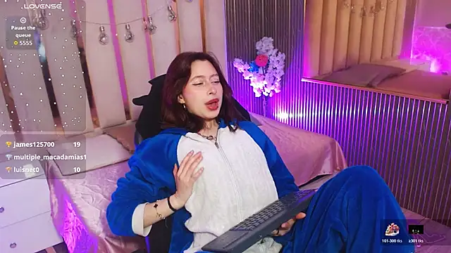 KATANA TAY online show from December 19, 12:34 pm