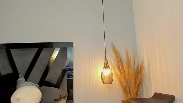 Amelia Brixton online show from March 28, 4:56 am