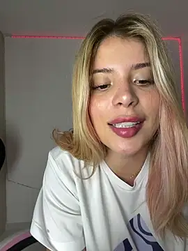 Snapshot of _Alicee_1 chatting on January 8, 12:46 am Alicee 1 online show from January 8, 12:46 am