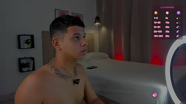 Snapshot of Little_Emma_11 chatting on November 6, 12:06 pm Little Emma 11 online show from November 6, 12:06 pm