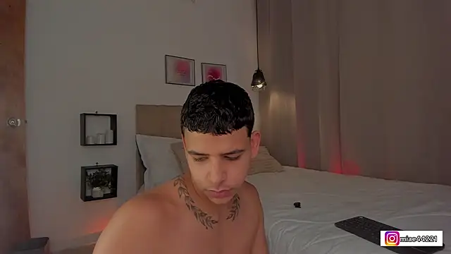 Snapshot of Little_Emma_11 chatting on January 12, 12:32 pm Little Emma 11 online show from January 12, 12:32 pm