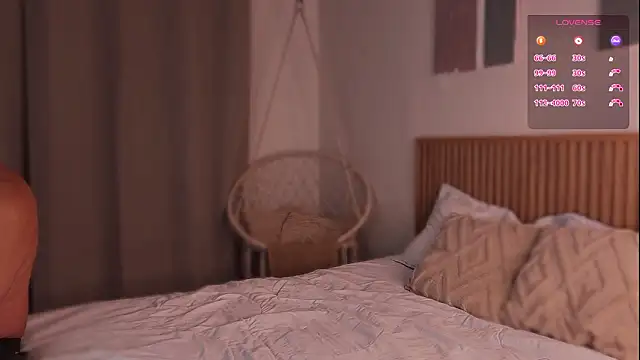 Snapshot of Little_Emma_11 chatting on February 16, 12:34 pm Little Emma 11 online show from February 16, 12:34 pm