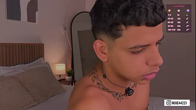 Snapshot of Little_Emma_11 chatting on March 3, 12:11 pm Little Emma 11 online show from March 3, 12:11 pm