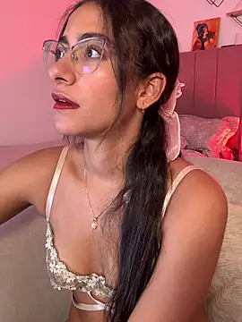 Snapshot of elegant__rouse chatting on July 6, 9:28 pm elegant rouse online show from July 6, 9:28 pm