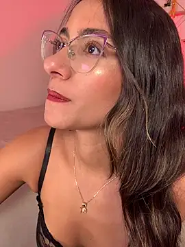 Snapshot of elegant__rouse chatting on July 8, 8:35 pm elegant rouse online show from July 8, 8:35 pm